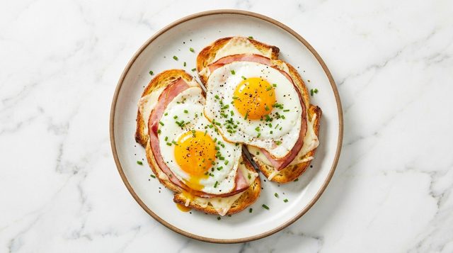 Uitsmijter met Ham en Kaas